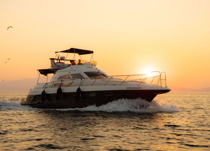 Motorboat Sealine 450 740hp
