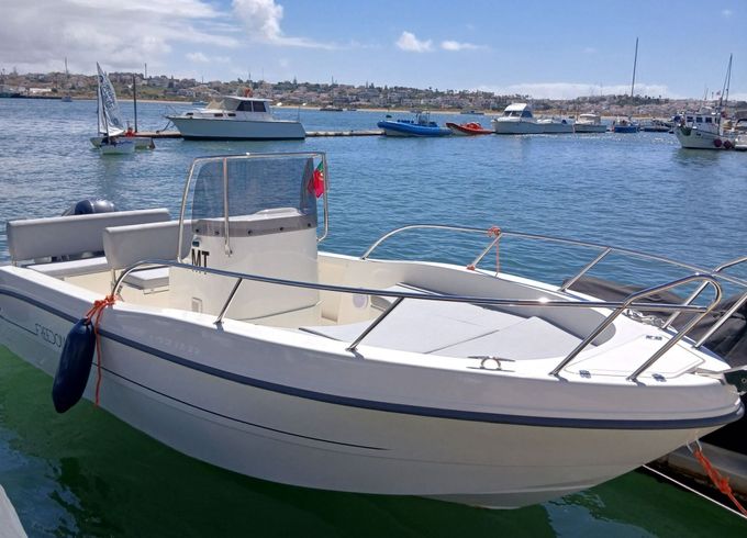 Motorboat Capelli FREEDOM 20 130hp