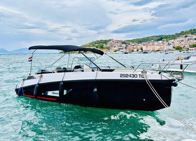 Motorboat Arrow Abaris 23 300hp