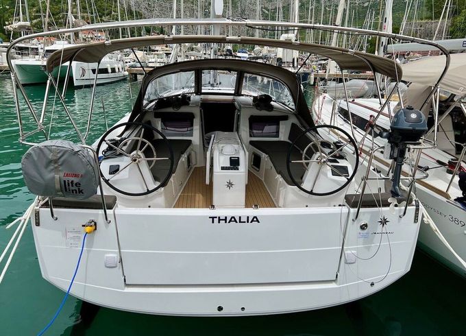 Sailboat Jeanneau Sun Odyssey 410 12.35m