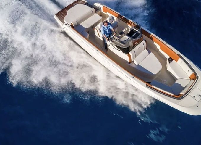 Motorboat Invictus 280 SX exclusive 350hp