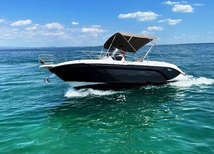 Motorboat Ranieri Next 24 250hp