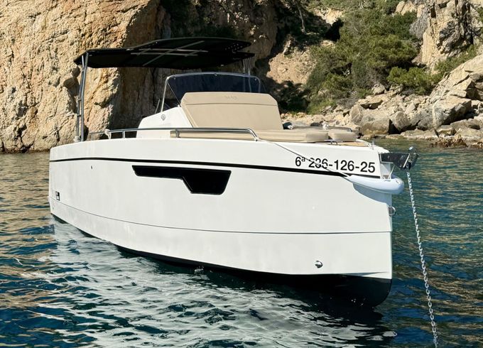 Motorboat Nuva Yachts M8 Cabin 225hp