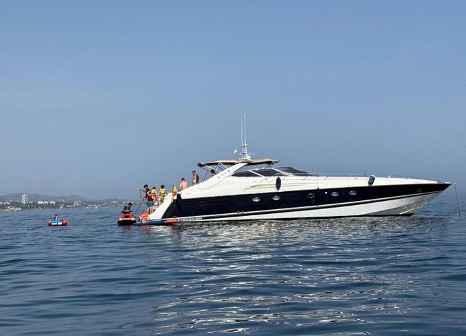 Motor yacht Sunseeker PREDATOR 63 1500hp