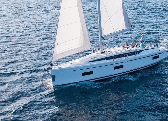 Sailboat Bavaria C42 12m