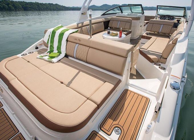 Motorboat Sea Ray SDX 270 HB 300hp