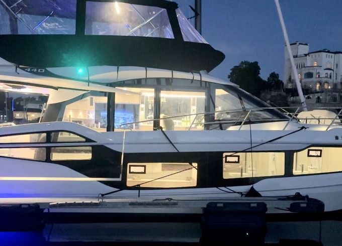 Motorboat Galeon Yachts 440 fly 700hp