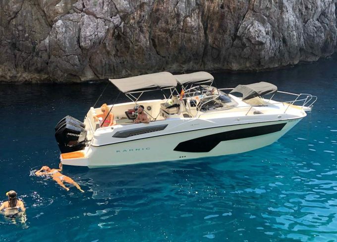 Motorboat Karnic SL800 450hp