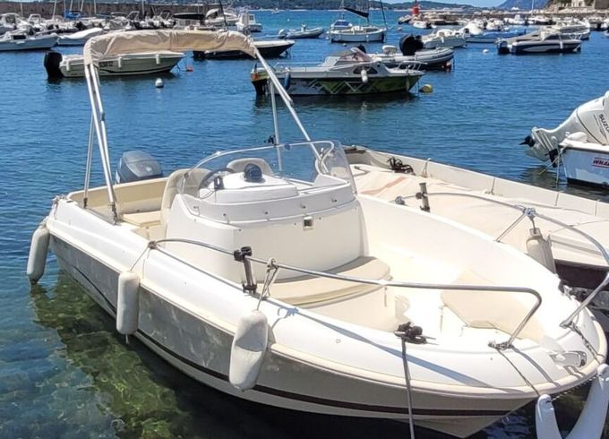 Motorboat Jeanneau Cap camarat  5.5 100hp
