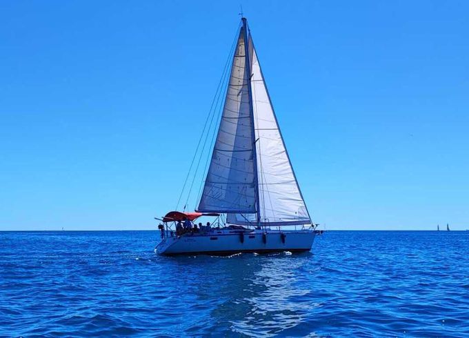 Sailboat Beneteau Oceanis 430 13m