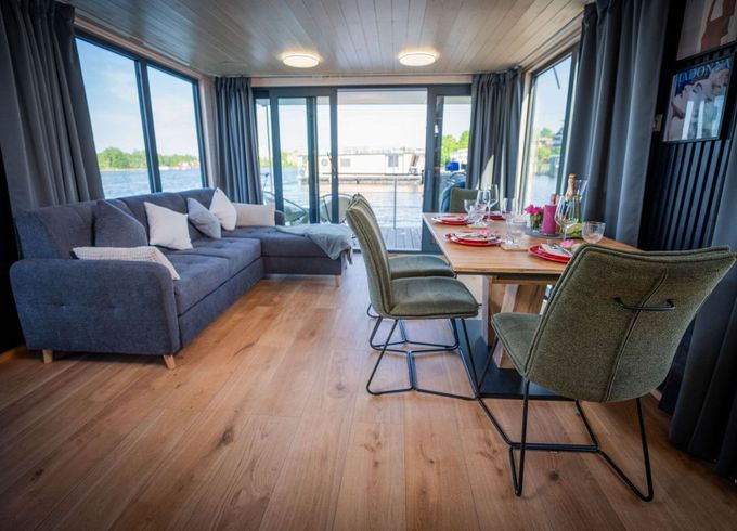 Houseboat WOMA D13