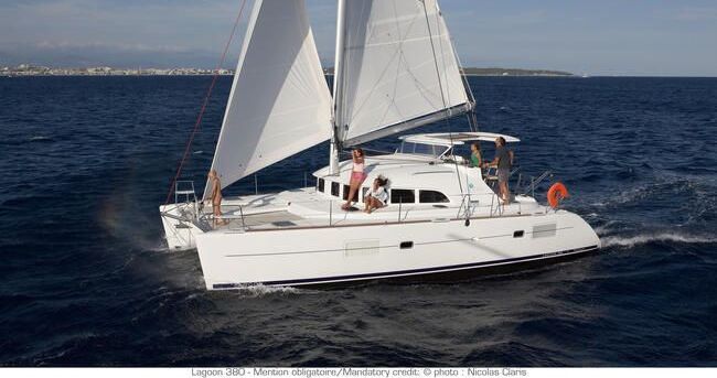 Catamaran Lagoon 380 MIRAGUA 12m