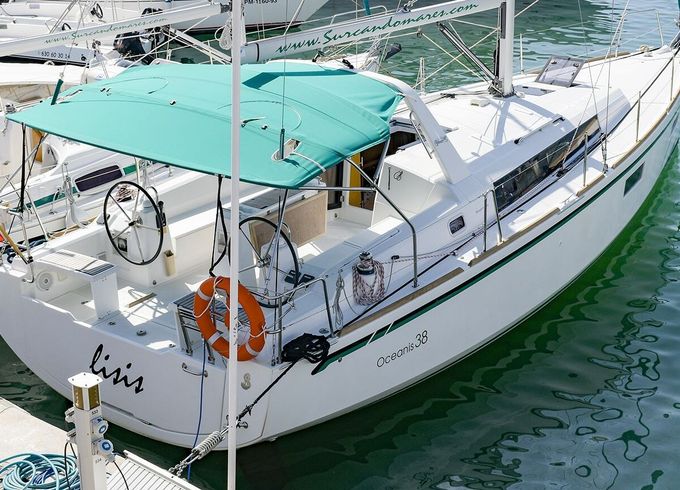 Sailboat BENETEAU Oceanis 38 11.5m