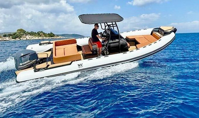 Motorboat Tiger Marine 8.50 Open 300hp