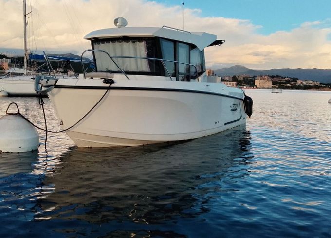 Motorboat Quicksilver 705 pliothouse 150hp