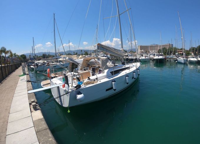 Sailboat Dufour Dufour 430 Grand Large 13.24m