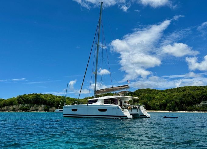 Catamaran Fountaine Pajot Helia 44 13.3m