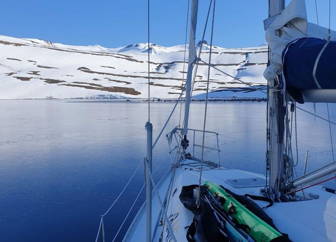 Sailboat Beneteau Oceanis 351 10.6m