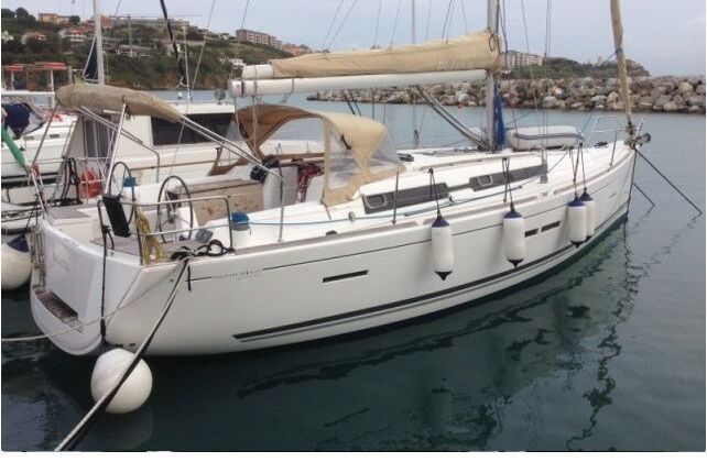 Sailboat DUFOUR 405 12.17m