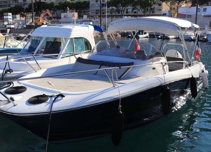 Motorboat Jeanneau Cap Camarat 7.5 Wa 250hp