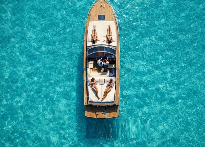 Motorboat luxury capri or amalfi coast experience on Itama 38 rs 800hp