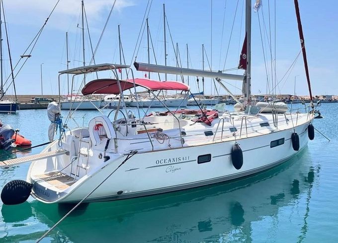 Sailboat Beneteau Oceanis 411 13m