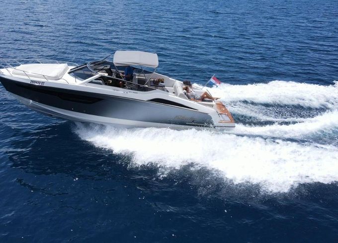 Motorboat Windy W34 Alize 880hp