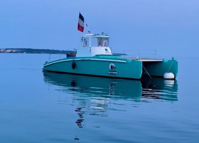 Motorboat Chantier local Catamaran