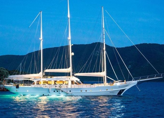 Sailboat Custom Made Bella Mare 38m