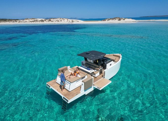 Motorboat De Antonio 34 600hp