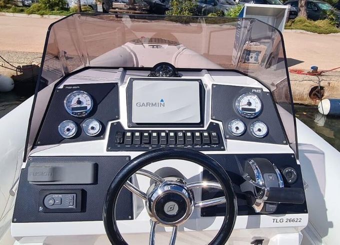 RIB RENIER R8 300hp