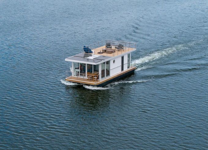 Houseboat Waterbus Independent 12