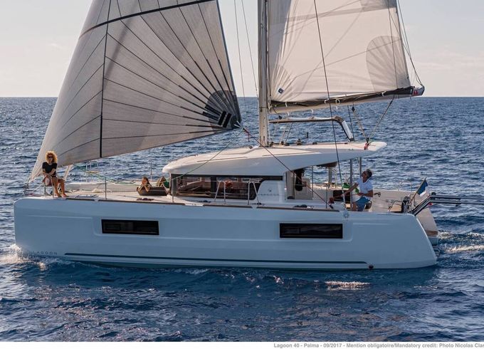 Catamaran LAGOON 40 4CB + 2  4 sdb 2020 11.74m