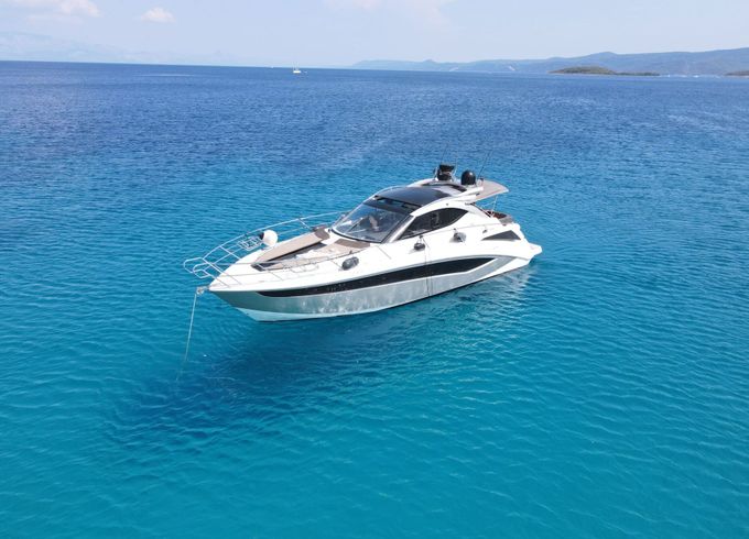 Motorboat Galeon 385 HTS 740hp