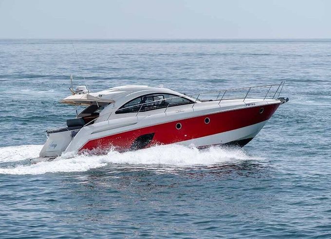 Motorboat Beneteau Monte Carlo 42 800hp