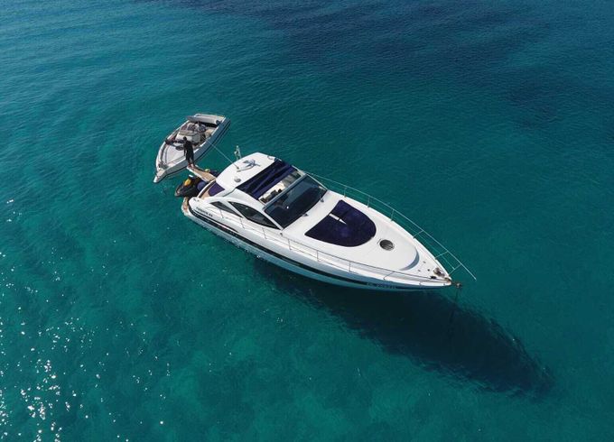 Motorboat Pershing 43 500hp