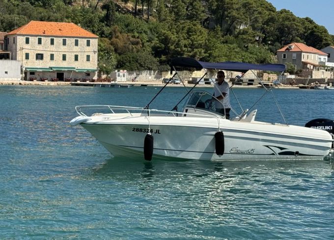Motorboat Jeanneau CAP CAMARAT 625 175hp
