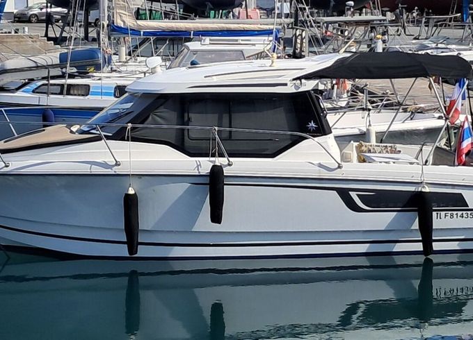 Motorboat Jeanneau Merry Fisher 795 200hp
