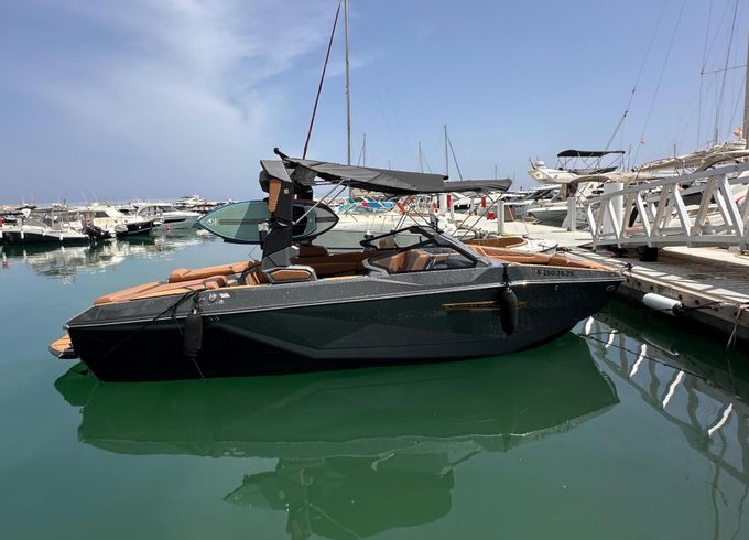 Motorboat Correct Craft Super Air Nautique G23 450hp
