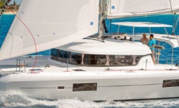 Catamaran LAGOON 42 12.8m