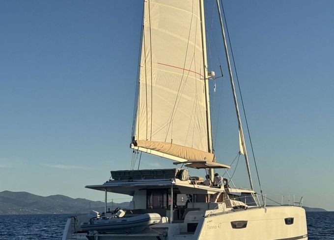 Catamaran FOUNTAINE PAJOT TANNA 47 13m