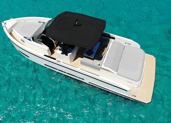 Motorboat De Antonio D36 600hp