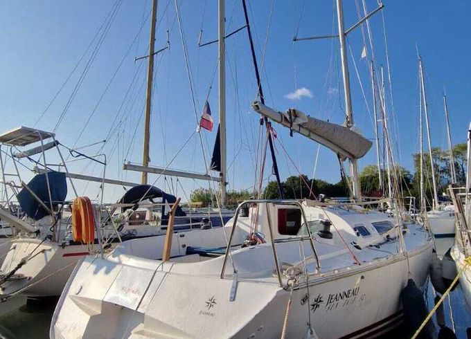Sailboat Jeanneau Sun Fast 32 9.5m