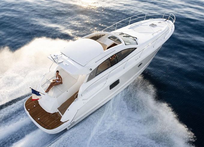 Motor yacht Beneteau PRESTIGE 440S 1000hp