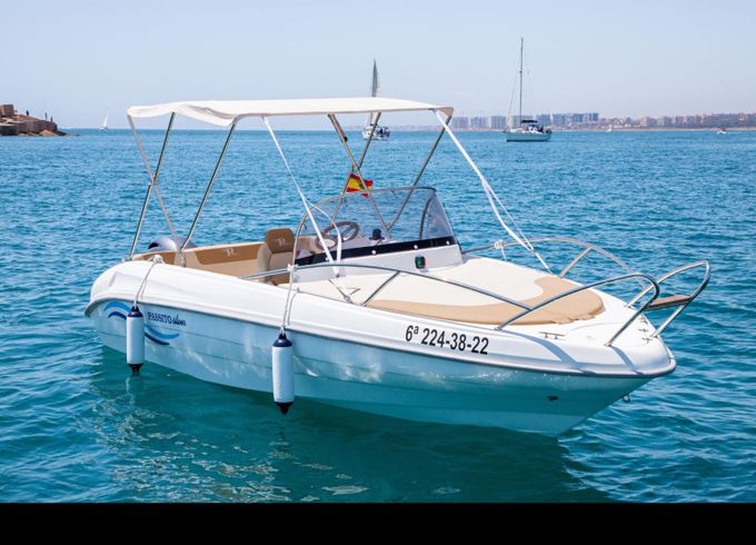 Motorboat Passito 560 80hp