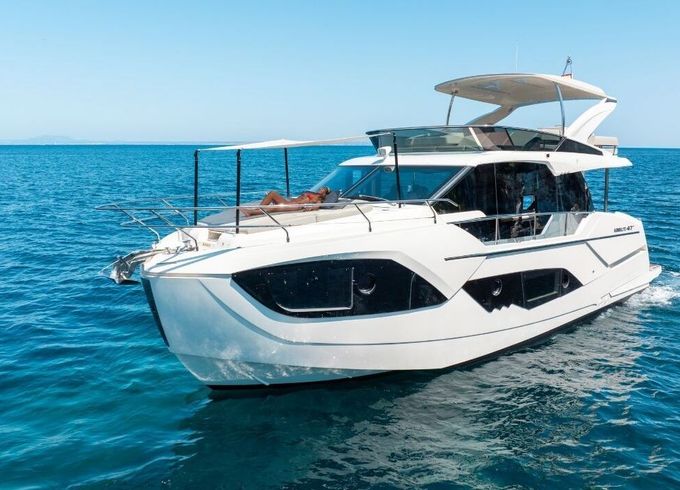 Motorboat Absolute 47 Fly 960hp