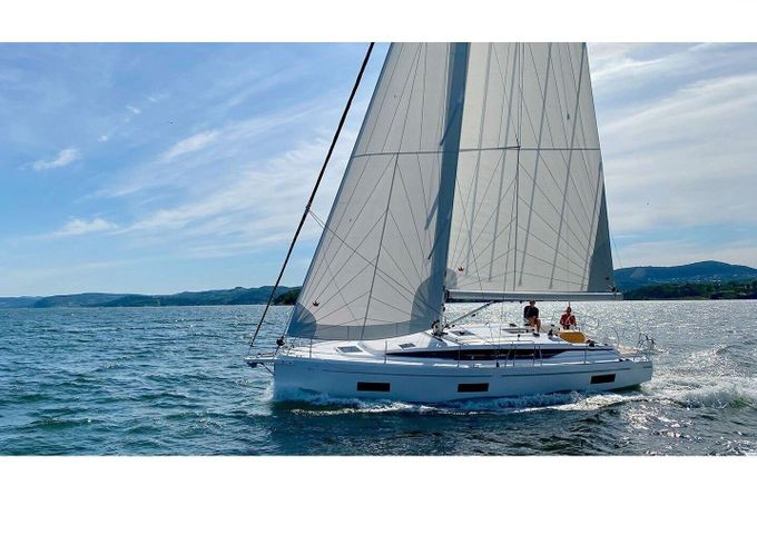 Sailboat Bavaria Cruiser 46 14.4m