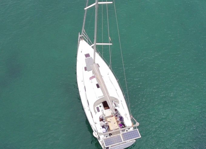 Sailboat BAVARIA 40 12m