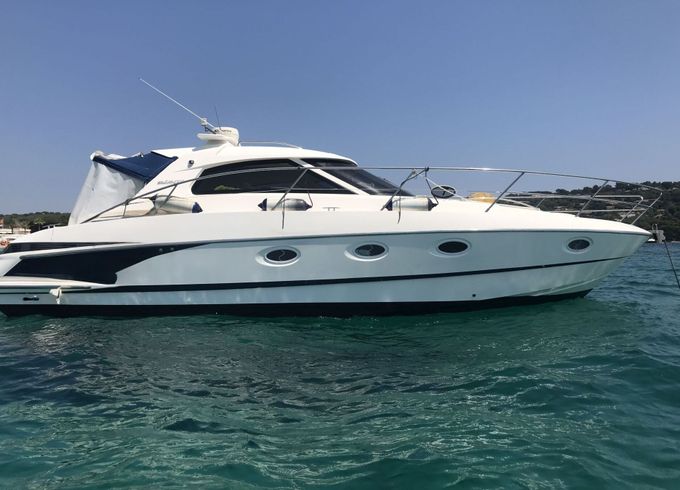 Motorboat Elan Suntop 550hp