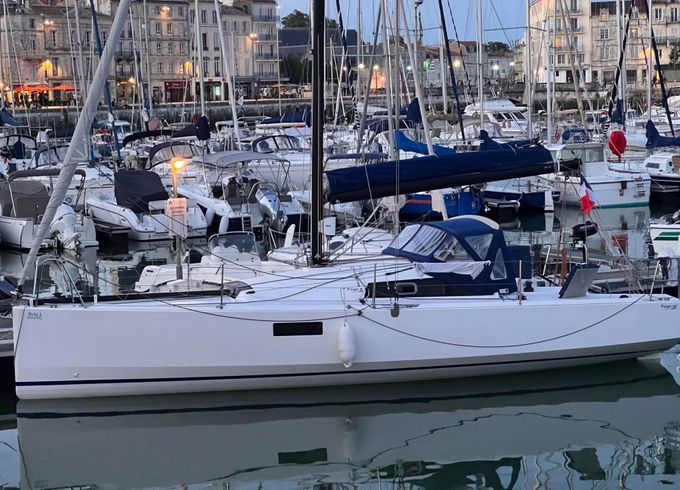 Sailboat Pogo Structures Pogo 30 9m